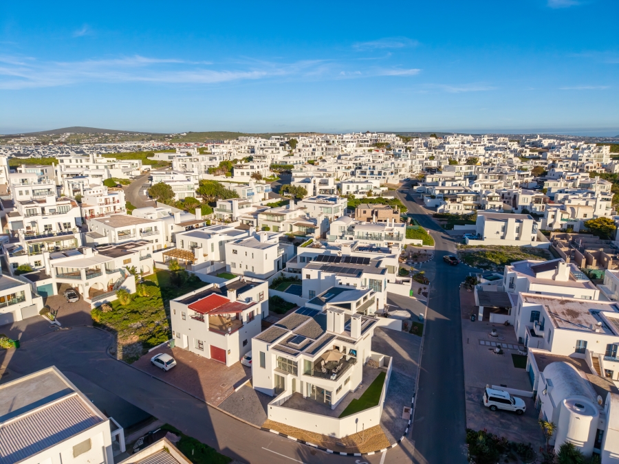 5 Bedroom Property for Sale in Paradise Beach Western Cape
